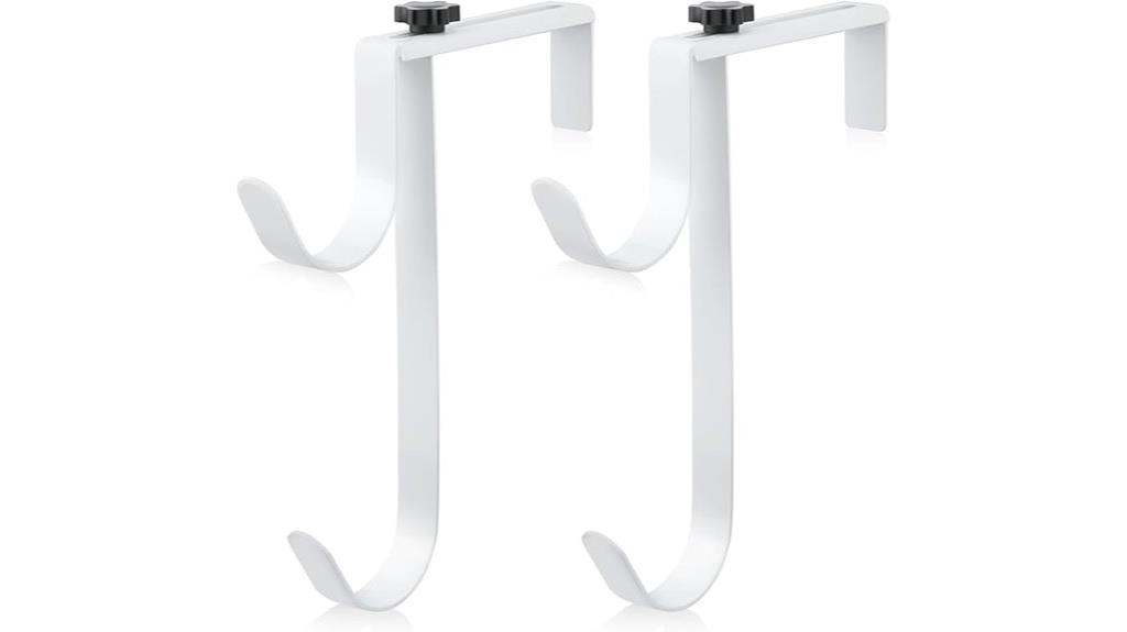 two hooks for pools